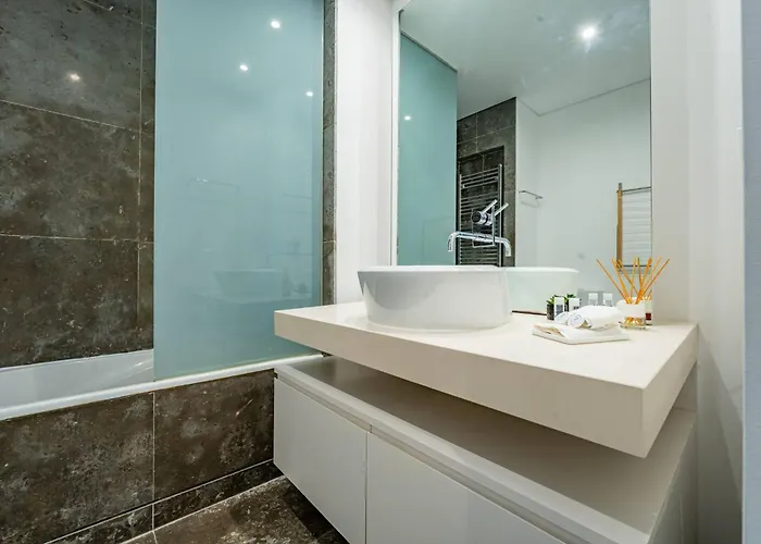 Carmo House - Art And Creativity In Downtown